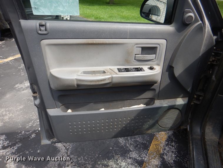 image for item DL0038 2006 Dodge Dakota SLT  Crew Cab pickup truck