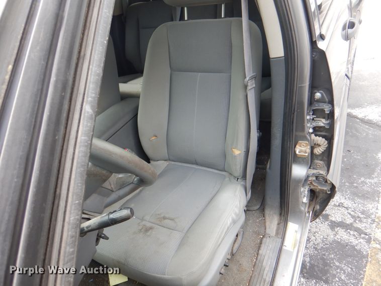 image for item DL0038 2006 Dodge Dakota SLT  Crew Cab pickup truck