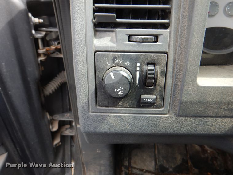 image for item DL0038 2006 Dodge Dakota SLT  Crew Cab pickup truck