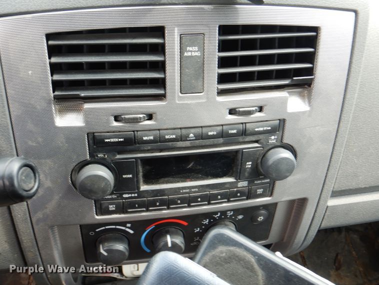 image for item DL0038 2006 Dodge Dakota SLT  Crew Cab pickup truck