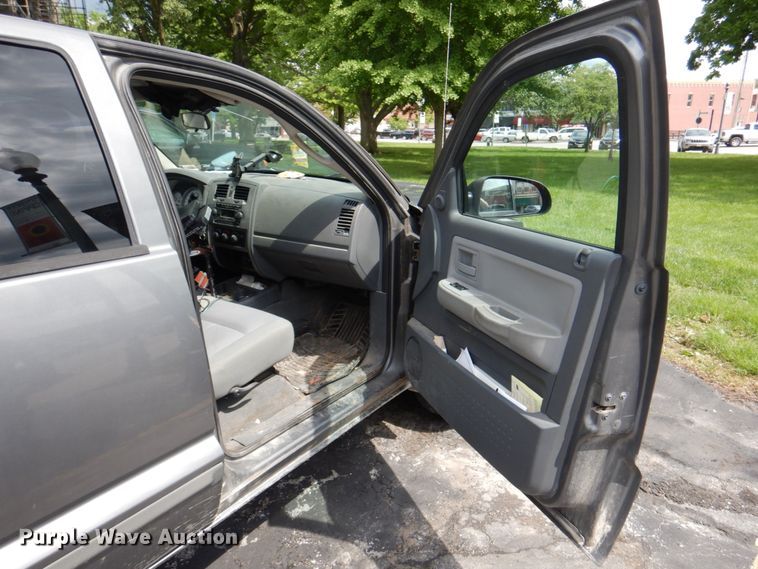 image for item DL0038 2006 Dodge Dakota SLT  Crew Cab pickup truck