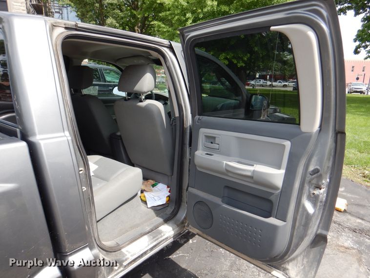 image for item DL0038 2006 Dodge Dakota SLT  Crew Cab pickup truck