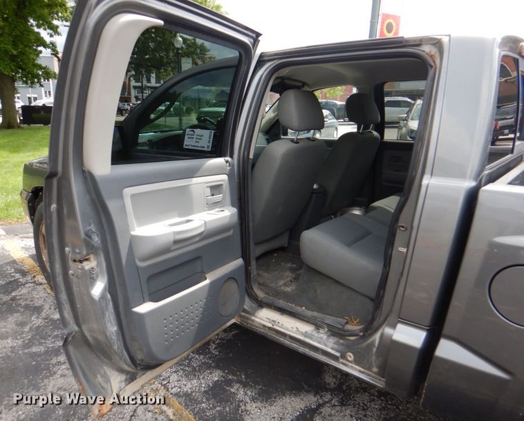 image for item DL0038 2006 Dodge Dakota SLT  Crew Cab pickup truck