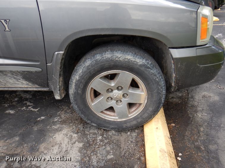 image for item DL0038 2006 Dodge Dakota SLT  Crew Cab pickup truck