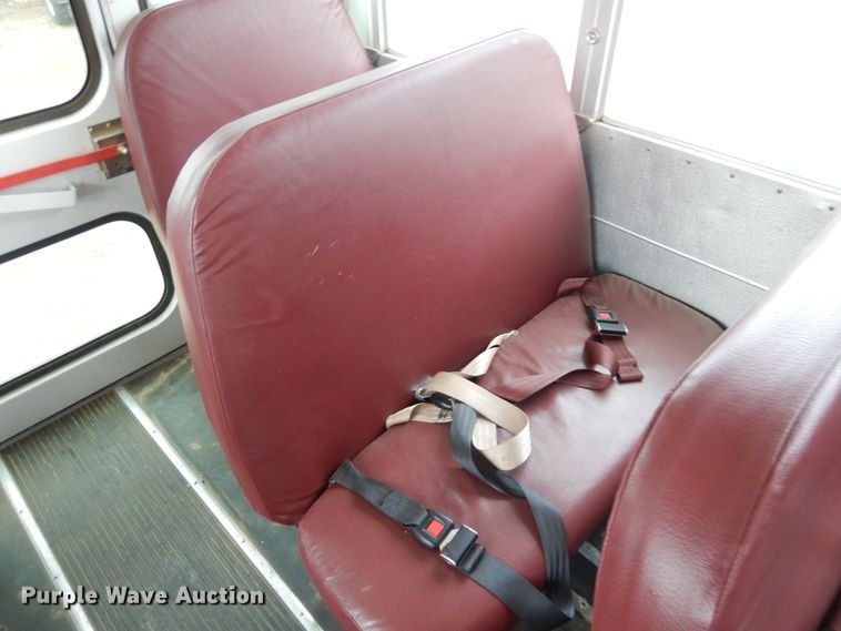 image for item DL0298 2000 Chevrolet  school bus