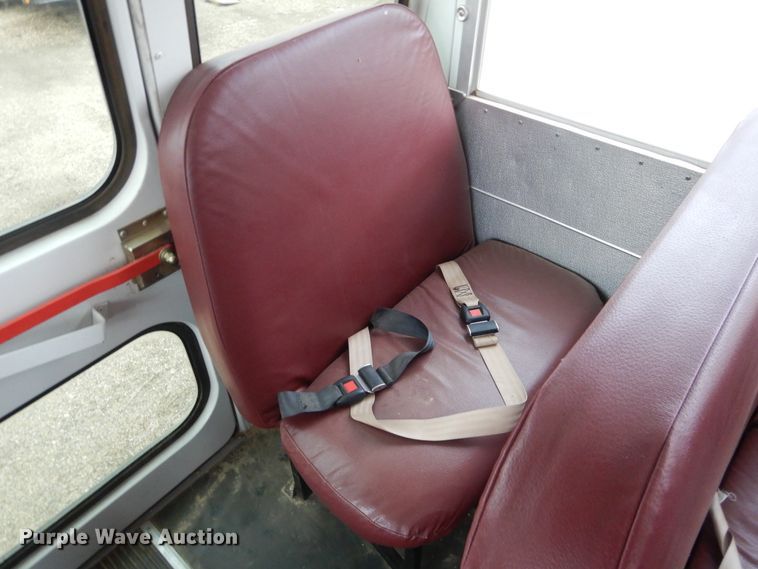 image for item DL0298 2000 Chevrolet  school bus