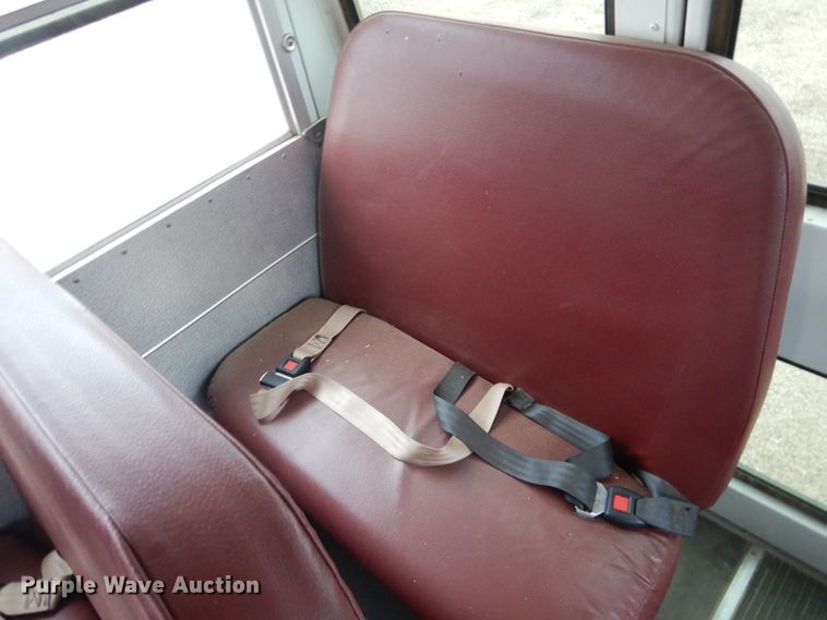 image for item DL0298 2000 Chevrolet  school bus