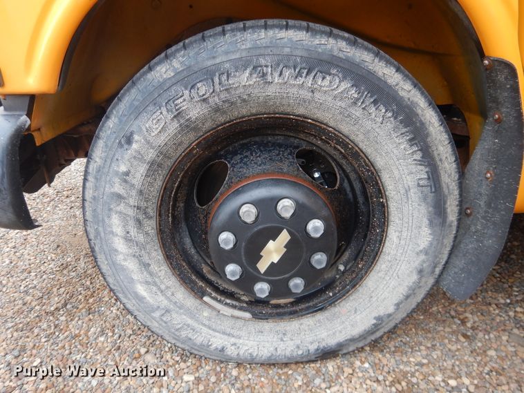 image for item DL0298 2000 Chevrolet  school bus