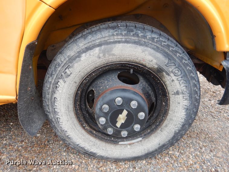 image for item DL0298 2000 Chevrolet  school bus