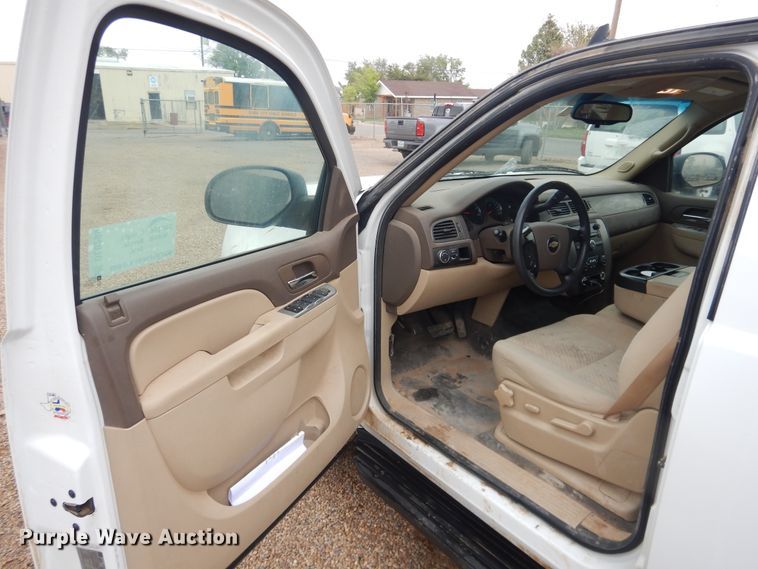 image for item DL0299 2010 Chevrolet Suburban  SUV