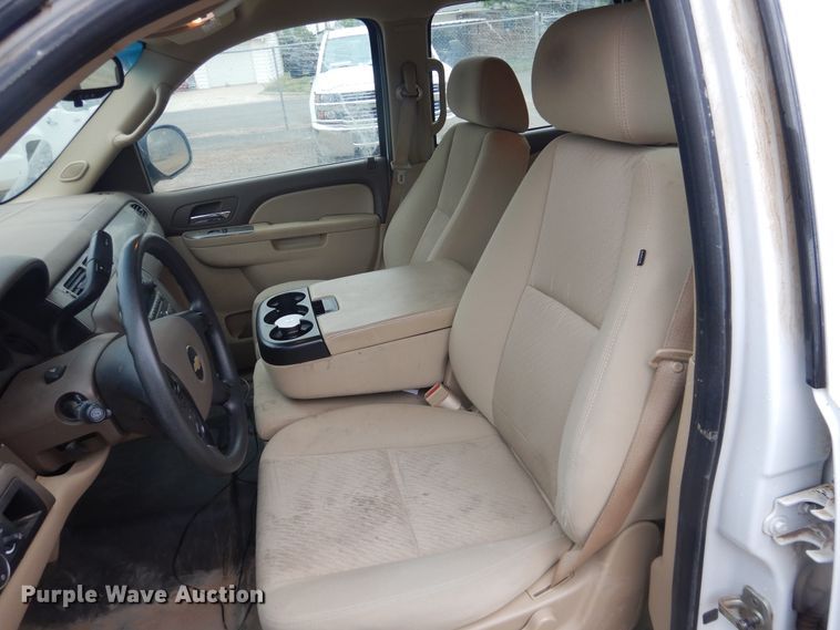 image for item DL0299 2010 Chevrolet Suburban  SUV