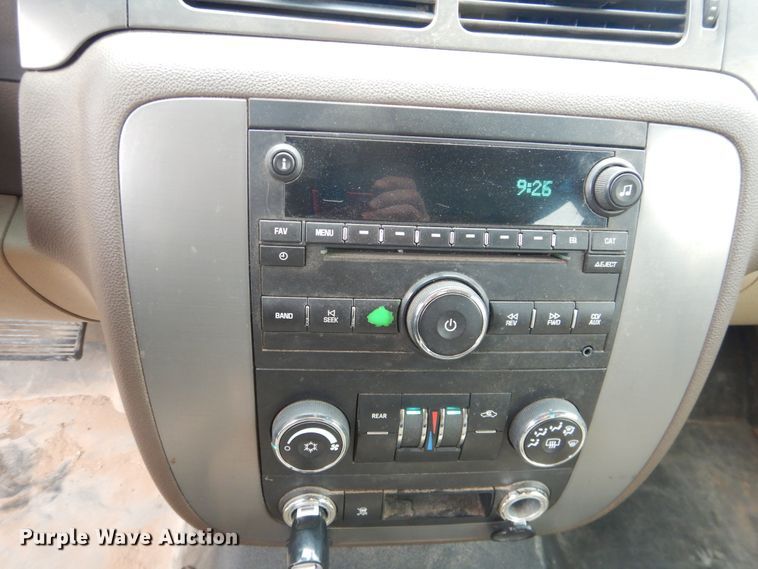 image for item DL0299 2010 Chevrolet Suburban  SUV