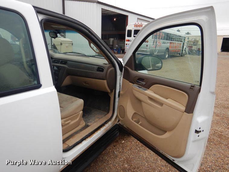 image for item DL0299 2010 Chevrolet Suburban  SUV