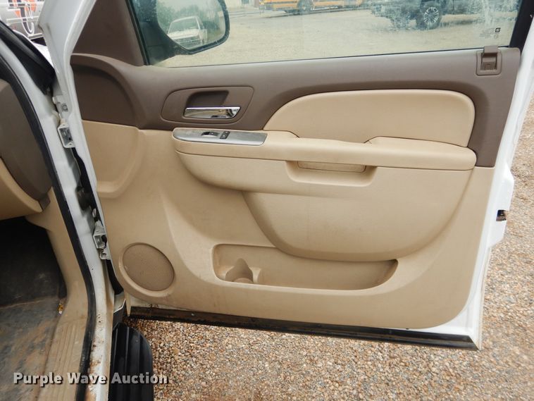 image for item DL0299 2010 Chevrolet Suburban  SUV