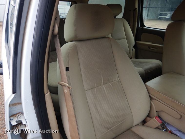 image for item DL0299 2010 Chevrolet Suburban  SUV