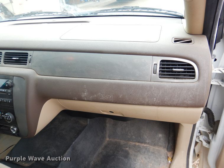 image for item DL0299 2010 Chevrolet Suburban  SUV