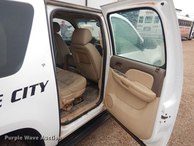 image for item DL0299 2010 Chevrolet Suburban  SUV