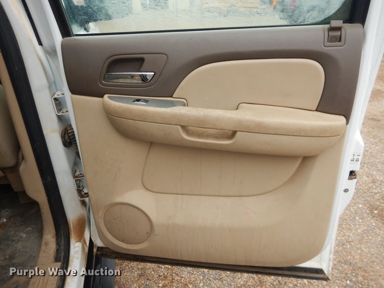 image for item DL0299 2010 Chevrolet Suburban  SUV