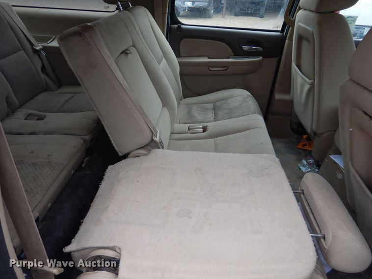 image for item DL0299 2010 Chevrolet Suburban  SUV