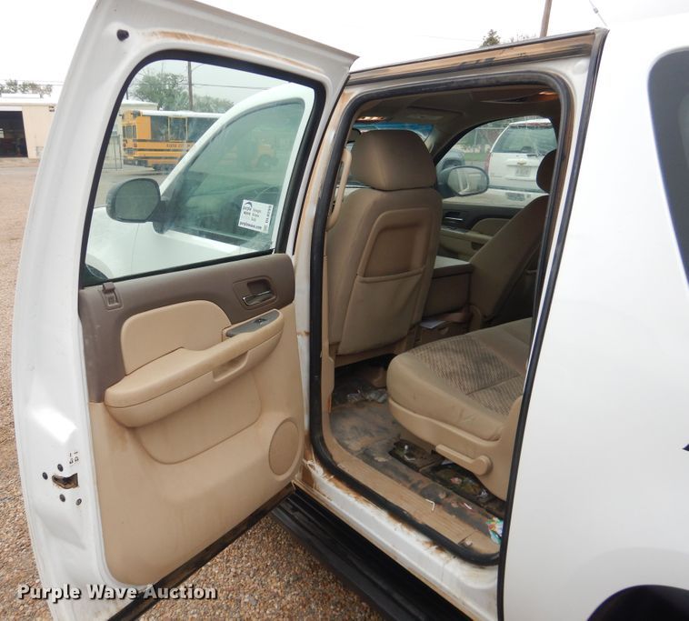 image for item DL0299 2010 Chevrolet Suburban  SUV