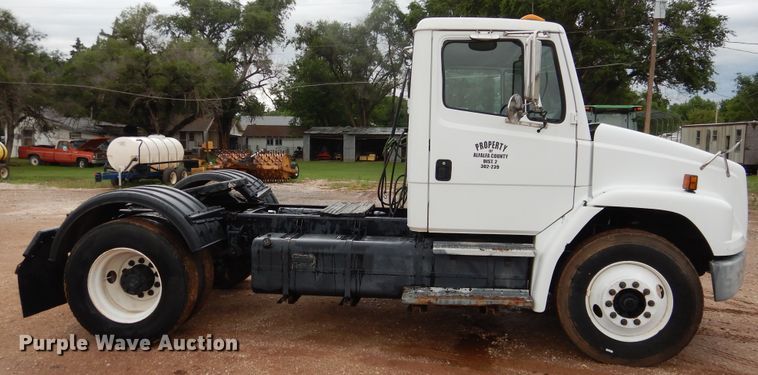 image for item DL0343 1999 Freightliner FL80  semi truck