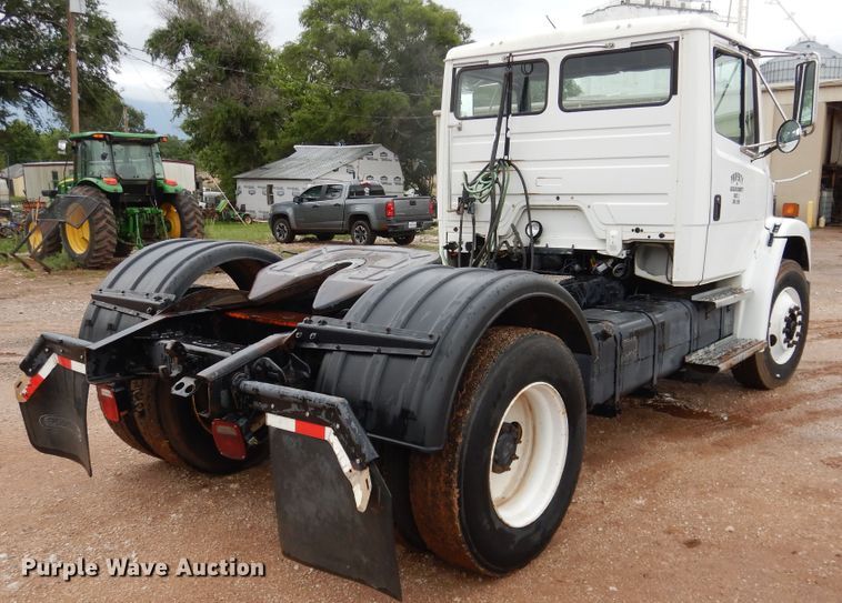 image for item DL0343 1999 Freightliner FL80  semi truck