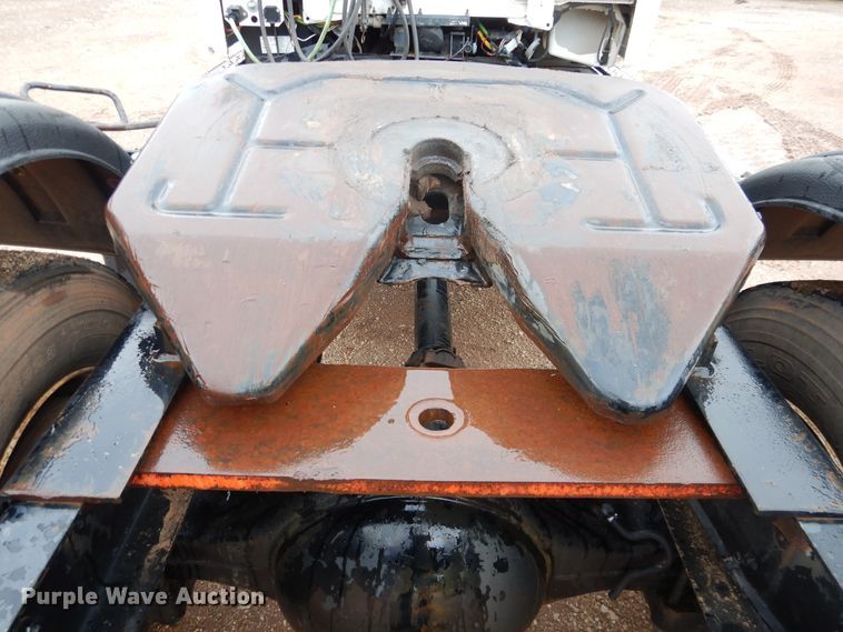 image for item DL0343 1999 Freightliner FL80  semi truck