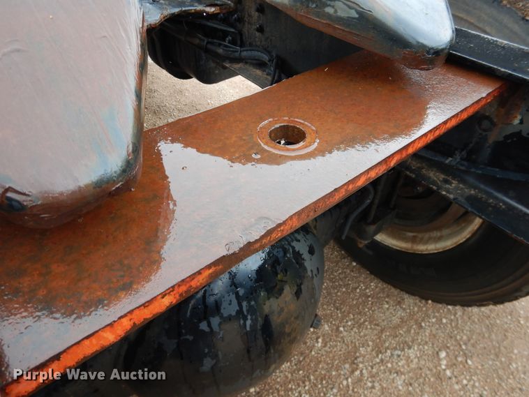 image for item DL0343 1999 Freightliner FL80  semi truck