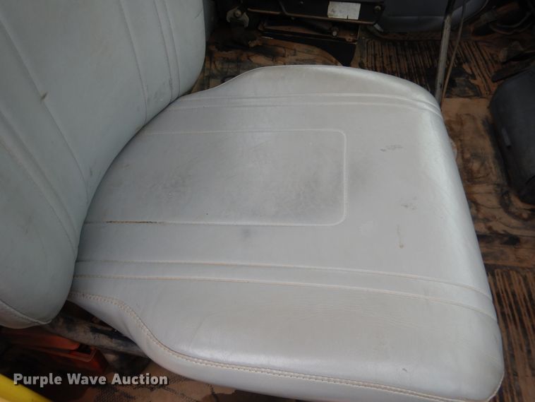 image for item DL0343 1999 Freightliner FL80  semi truck