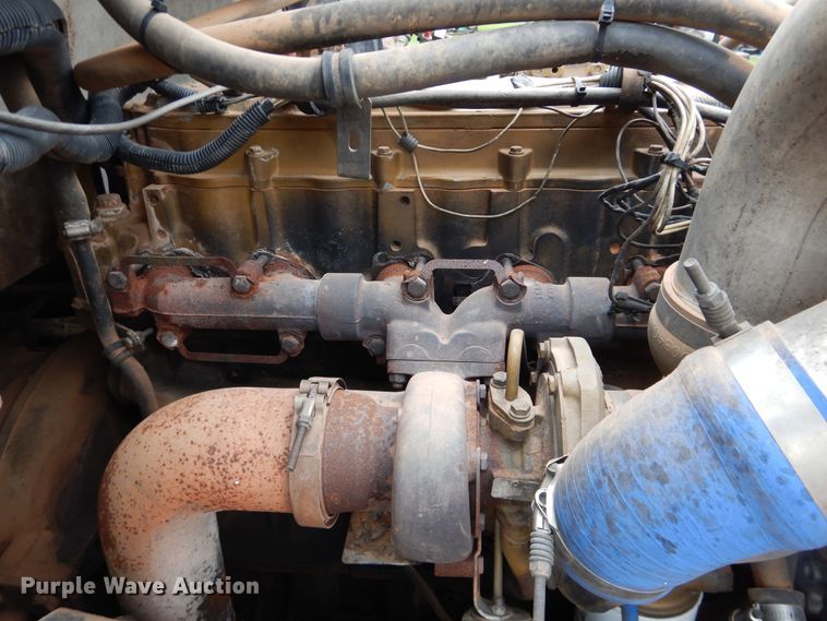 image for item DL0343 1999 Freightliner FL80  semi truck