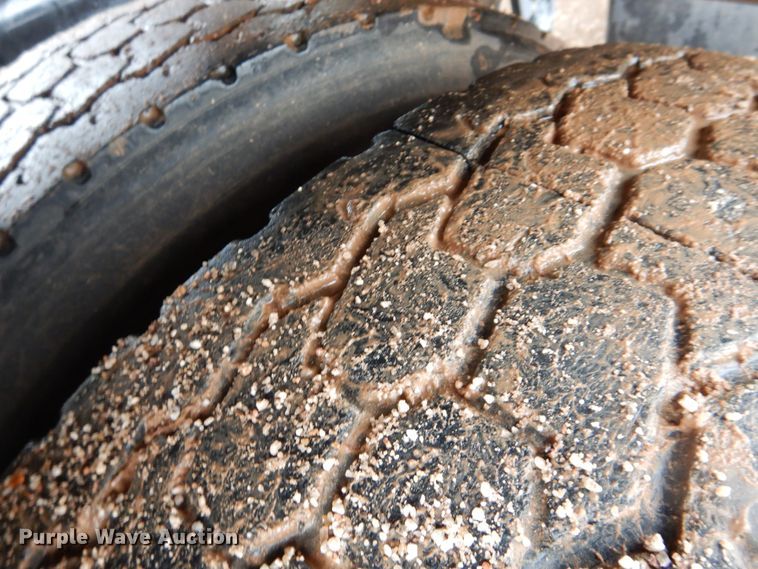 image for item DL0343 1999 Freightliner FL80  semi truck