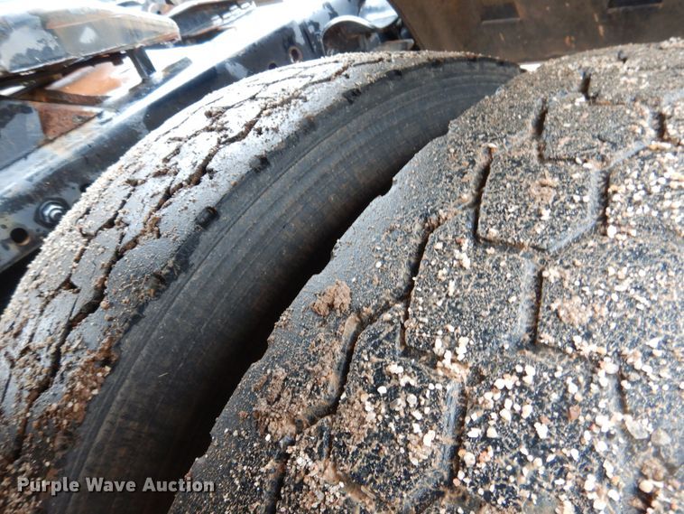 image for item DL0343 1999 Freightliner FL80  semi truck