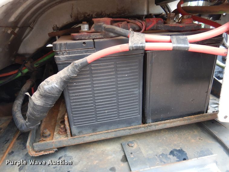 image for item DL0343 1999 Freightliner FL80  semi truck