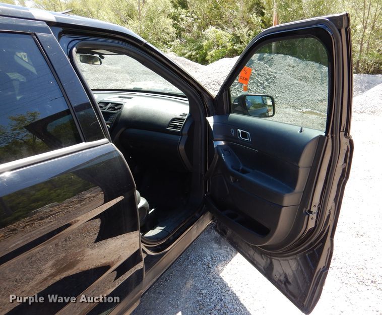 image for item DL8137 2017 Ford Explorer Police  SUV