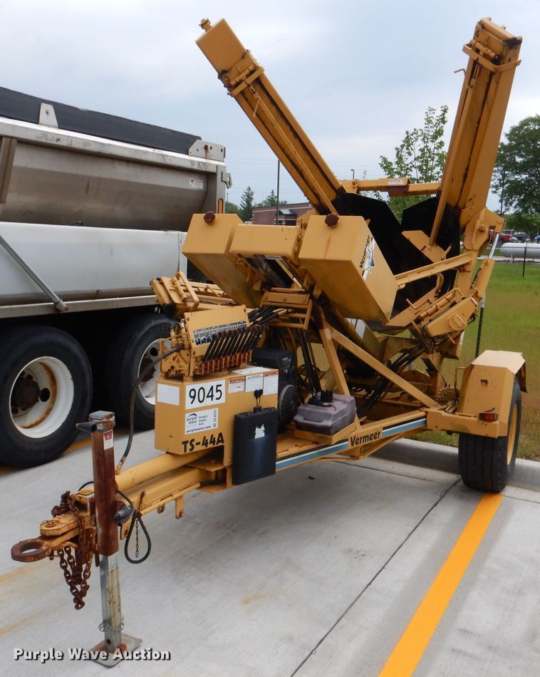 image for item DL8237 2000 Vermeer TS44A  tree spade