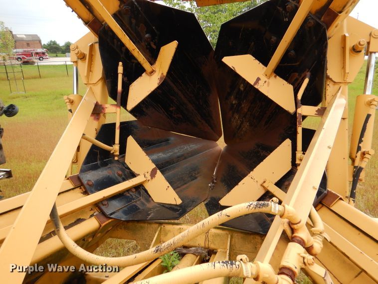 image for item DL8237 2000 Vermeer TS44A  tree spade