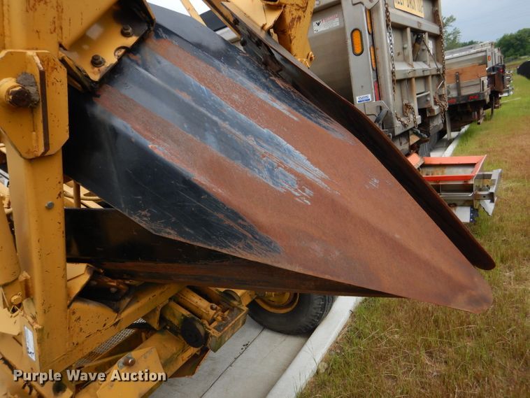 image for item DL8237 2000 Vermeer TS44A  tree spade