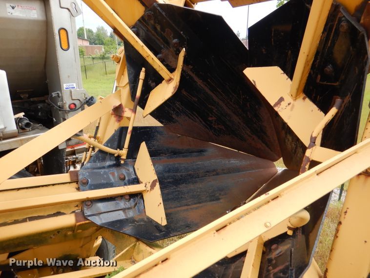 image for item DL8237 2000 Vermeer TS44A  tree spade