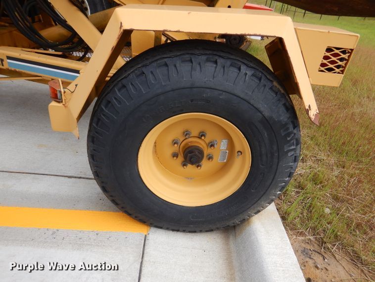 image for item DL8237 2000 Vermeer TS44A  tree spade