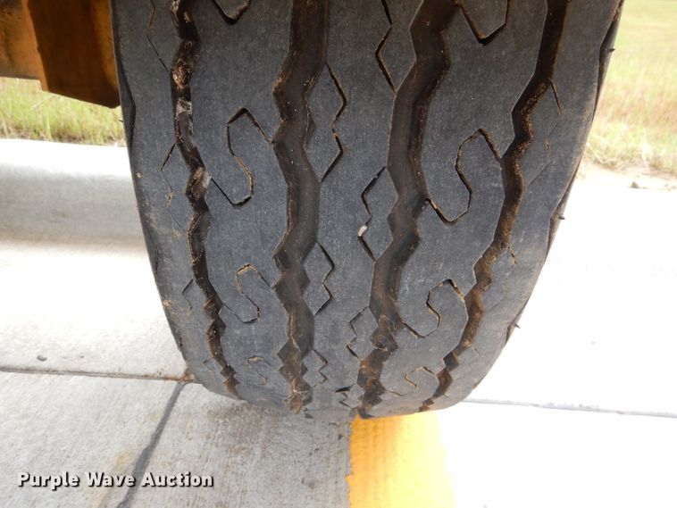 image for item DL8237 2000 Vermeer TS44A  tree spade