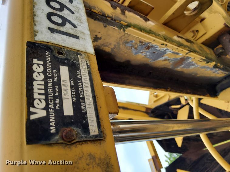 image for item DL8237 2000 Vermeer TS44A  tree spade