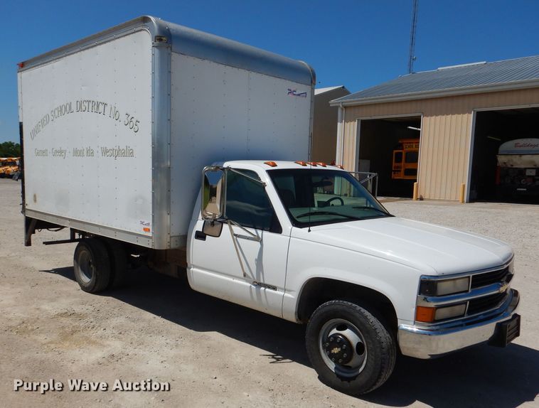 image for item DL8857 2000 Chevrolet C3500  box truck