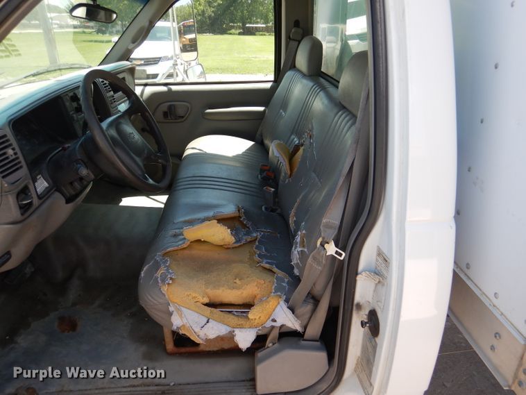 image for item DL8857 2000 Chevrolet C3500  box truck