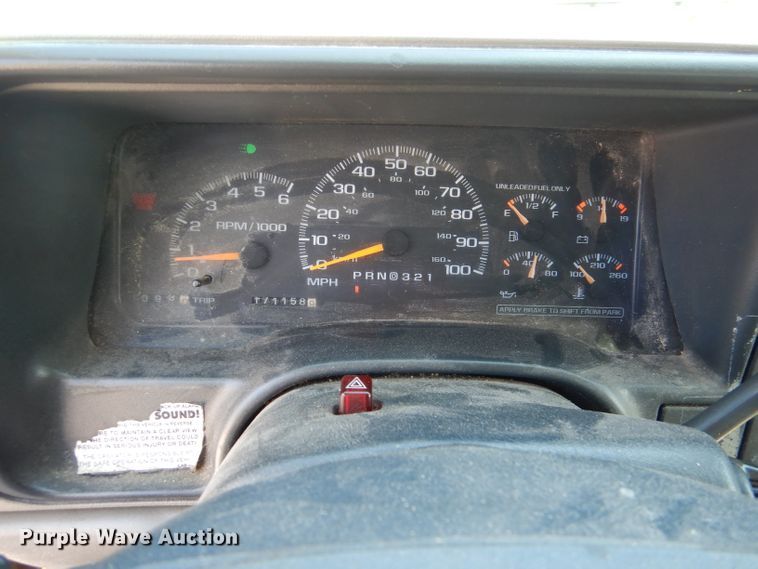 image for item DL8857 2000 Chevrolet C3500  box truck