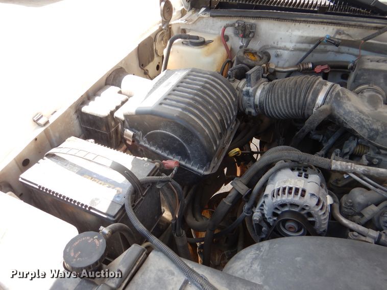 image for item DL8857 2000 Chevrolet C3500  box truck