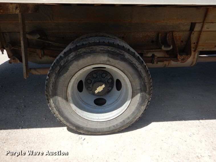 image for item DL8857 2000 Chevrolet C3500  box truck