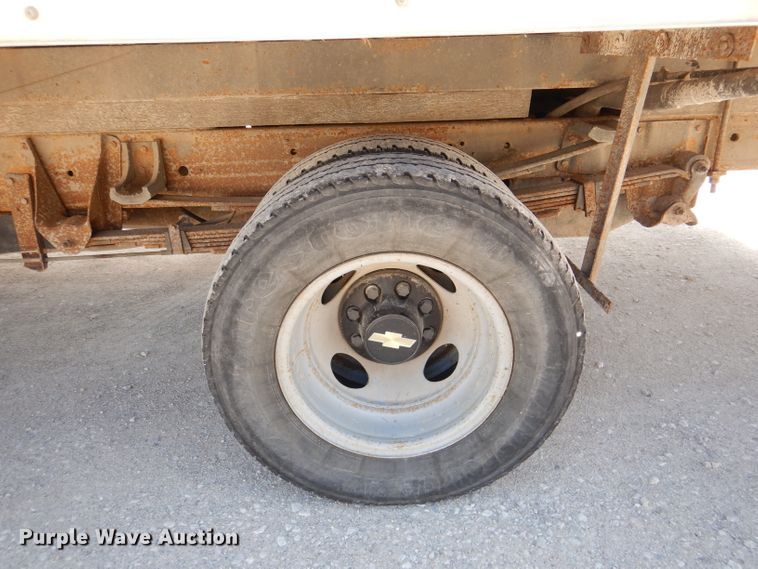 image for item DL8857 2000 Chevrolet C3500  box truck
