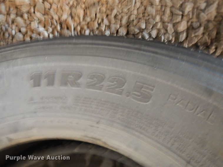 image for item DL8859 (20) 11R22.5 recapped tires