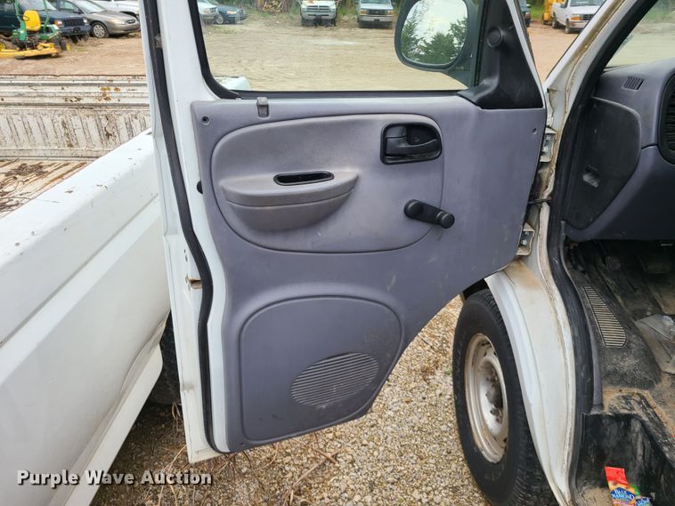 image for item DN5577 1999 Dodge Ram B3500  van