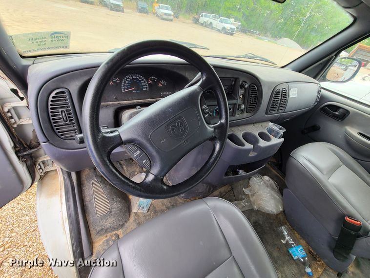image for item DN5577 1999 Dodge Ram B3500  van